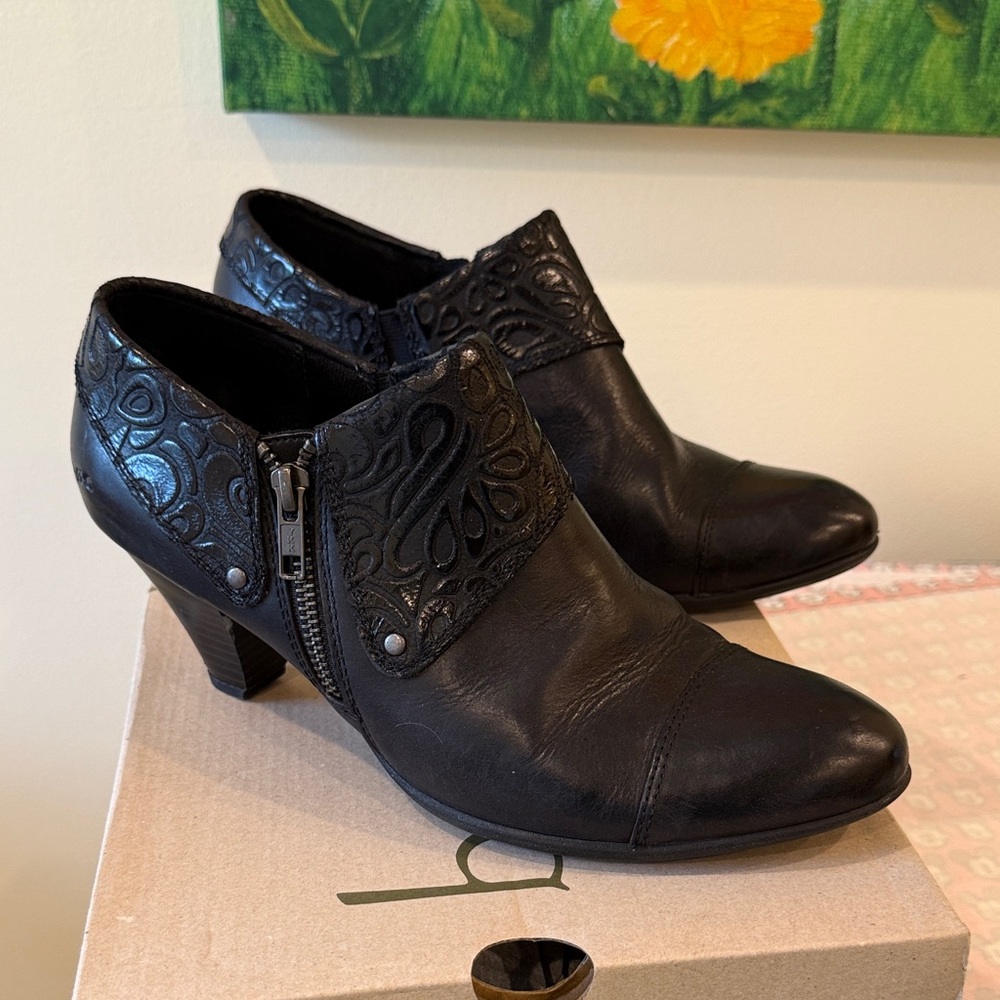 b.o.c Born concepts booties